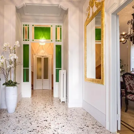 Ferienhaus Evania Lake Como, Italy *